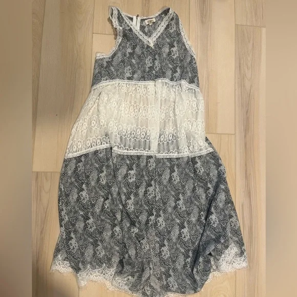 POL Lace Dress/Kimino - Picture 2 of 6